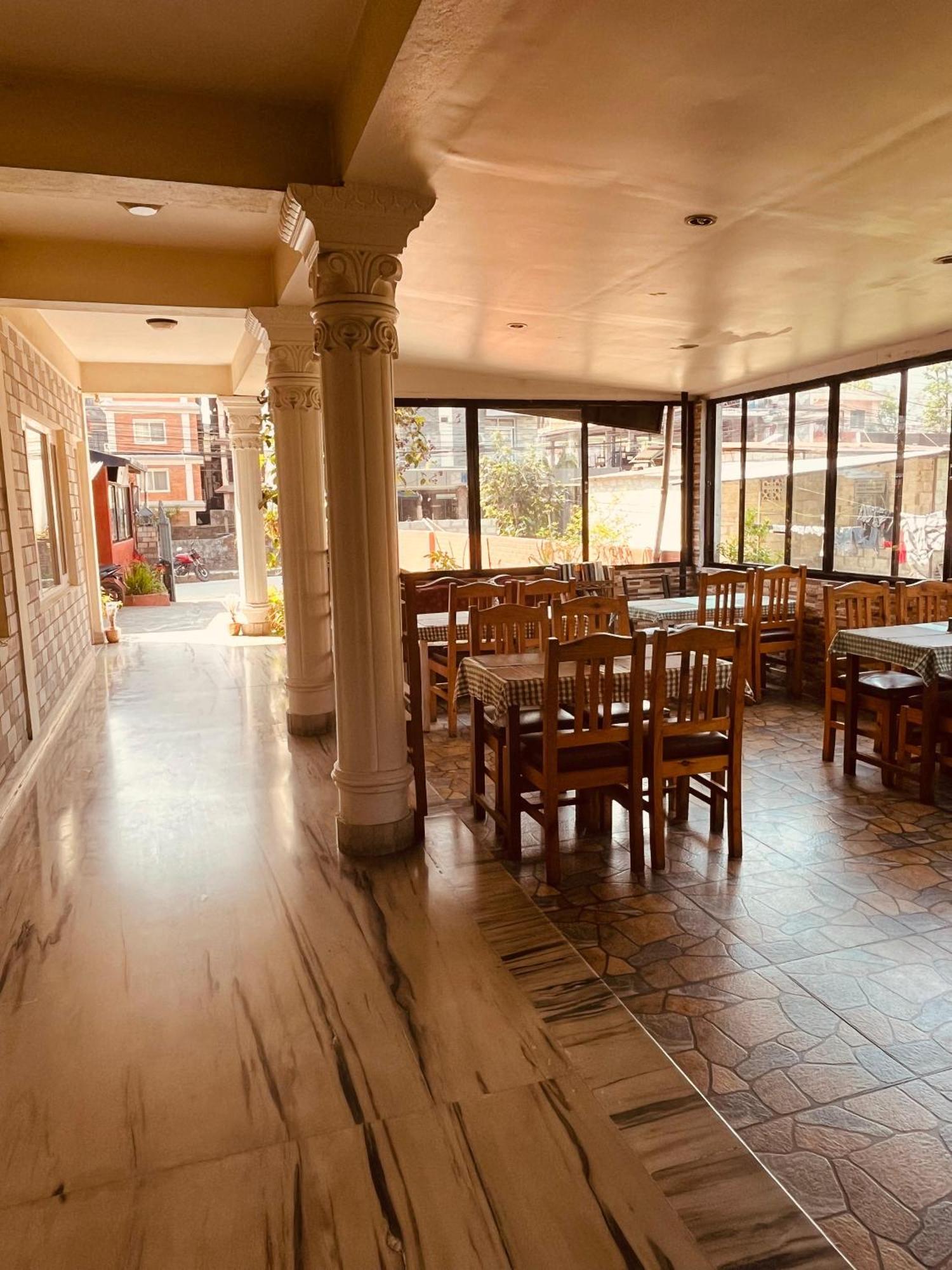 Hotel Global Inn Pokhara Eksteriør bilde