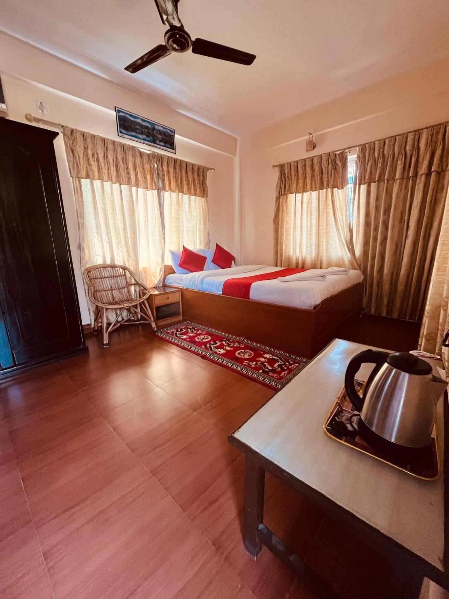 Hotel Global Inn Pokhara Eksteriør bilde