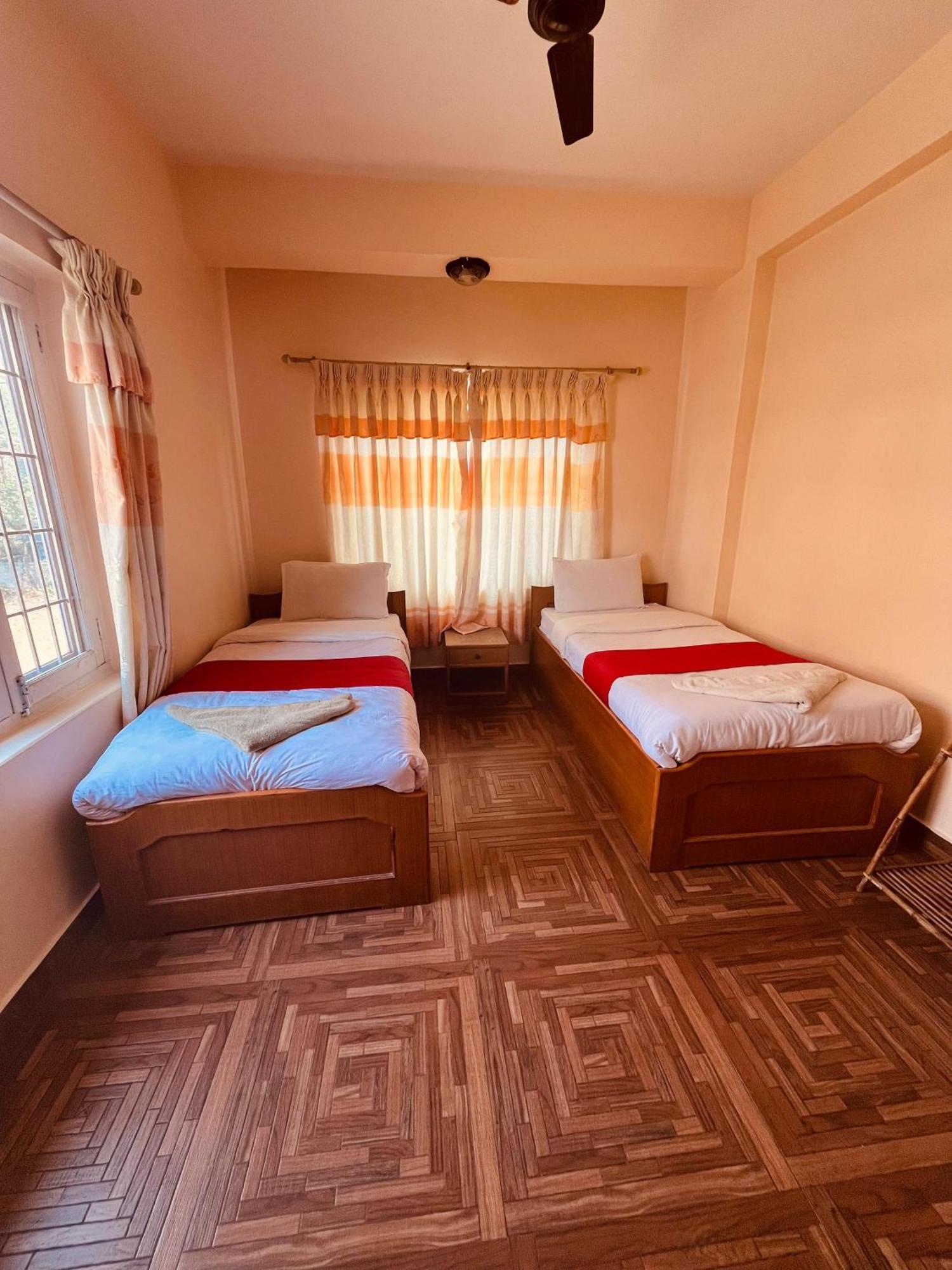 Hotel Global Inn Pokhara Eksteriør bilde